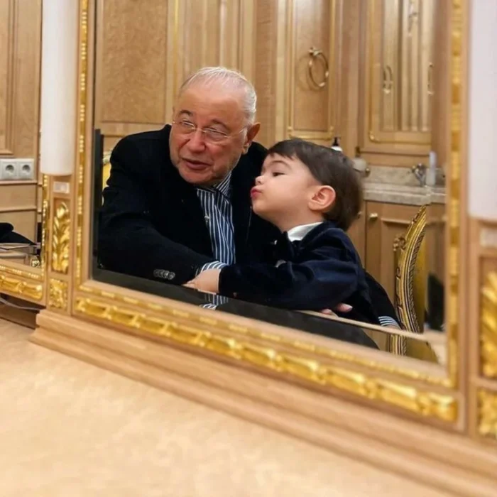 Евгений Петросян и его семья